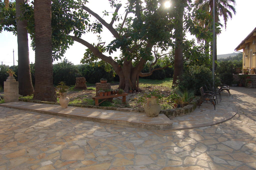 Il Giardino Del Sole Villa Agnone Bagni Exterior photo